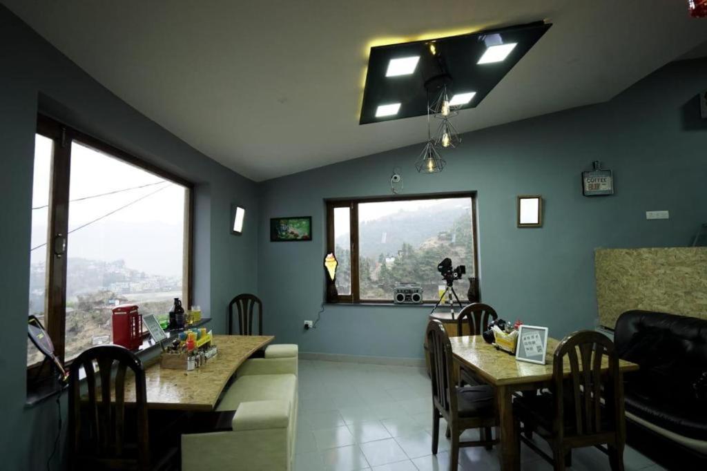 Icebergs Mussoorie - A Boutique Stay And 24 Hrs Roof Top Cafe Extérieur photo