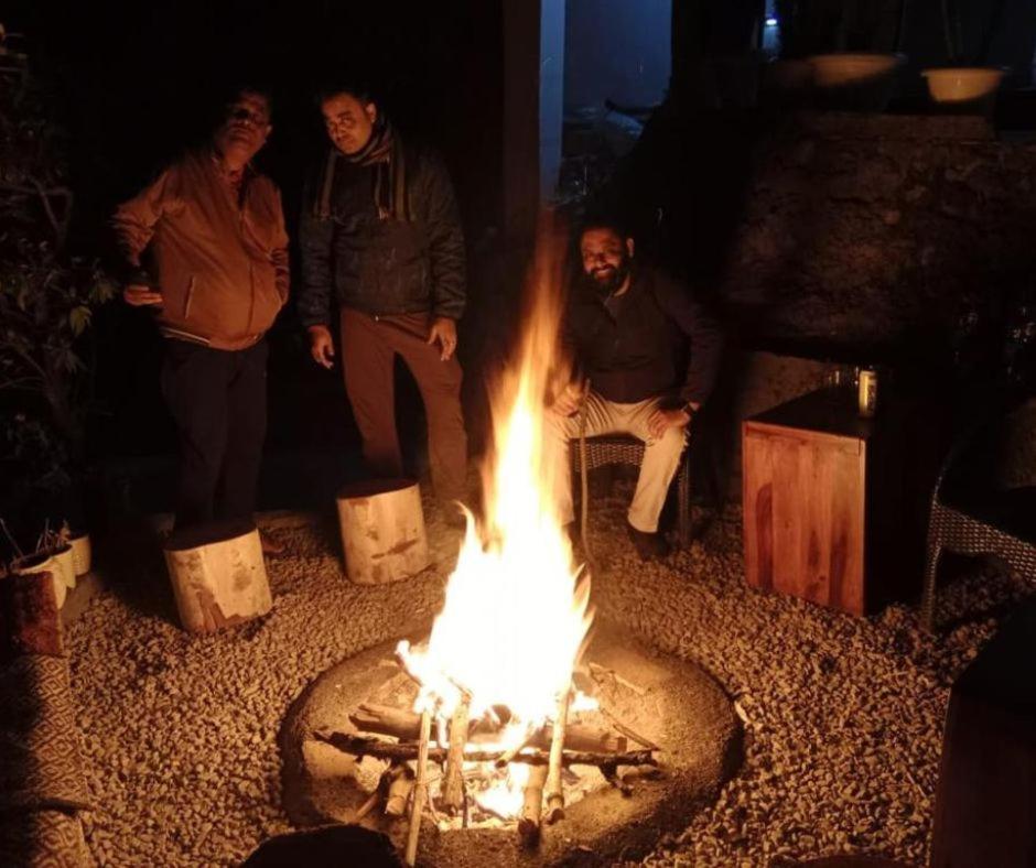 Icebergs Mussoorie - A Boutique Stay And 24 Hrs Roof Top Cafe Extérieur photo
