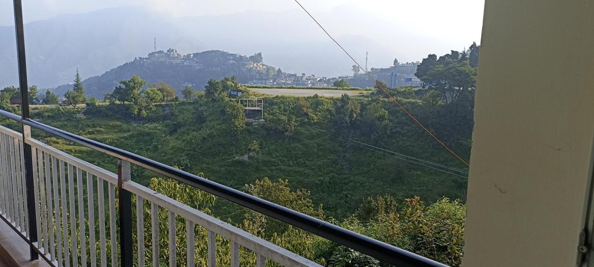 Icebergs Mussoorie - A Boutique Stay And 24 Hrs Roof Top Cafe Extérieur photo