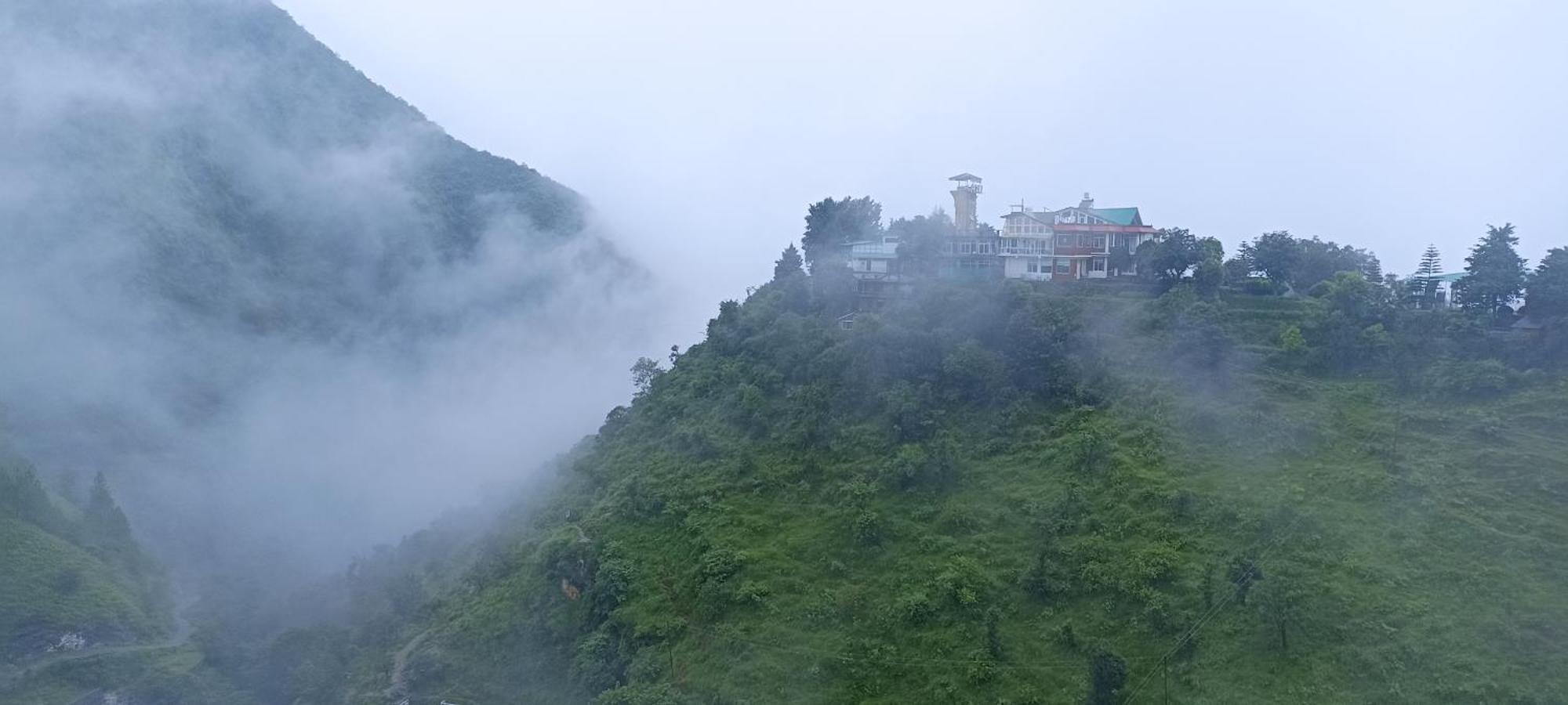 Icebergs Mussoorie - A Boutique Stay And 24 Hrs Roof Top Cafe Extérieur photo
