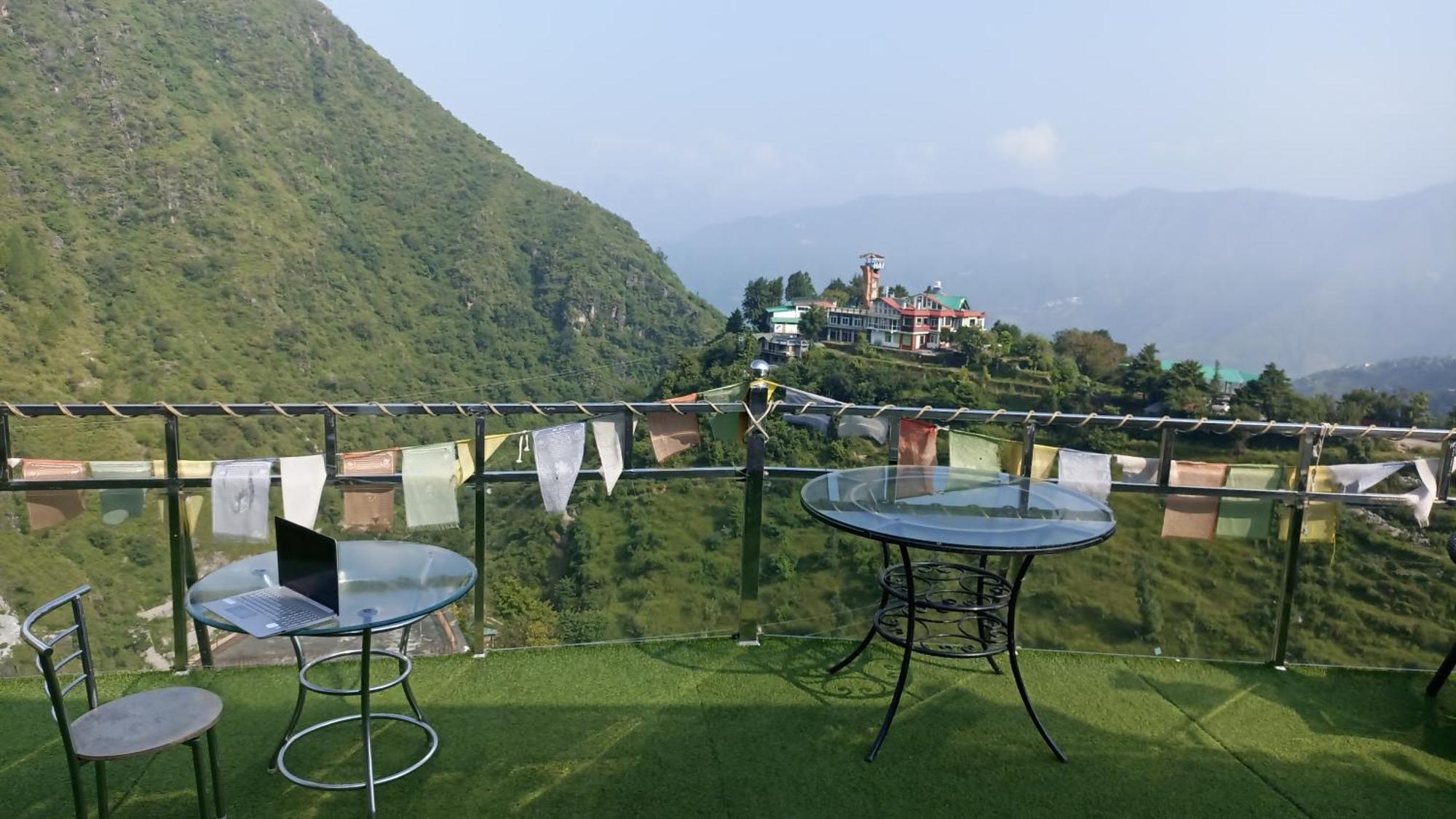 Icebergs Mussoorie - A Boutique Stay And 24 Hrs Roof Top Cafe Extérieur photo
