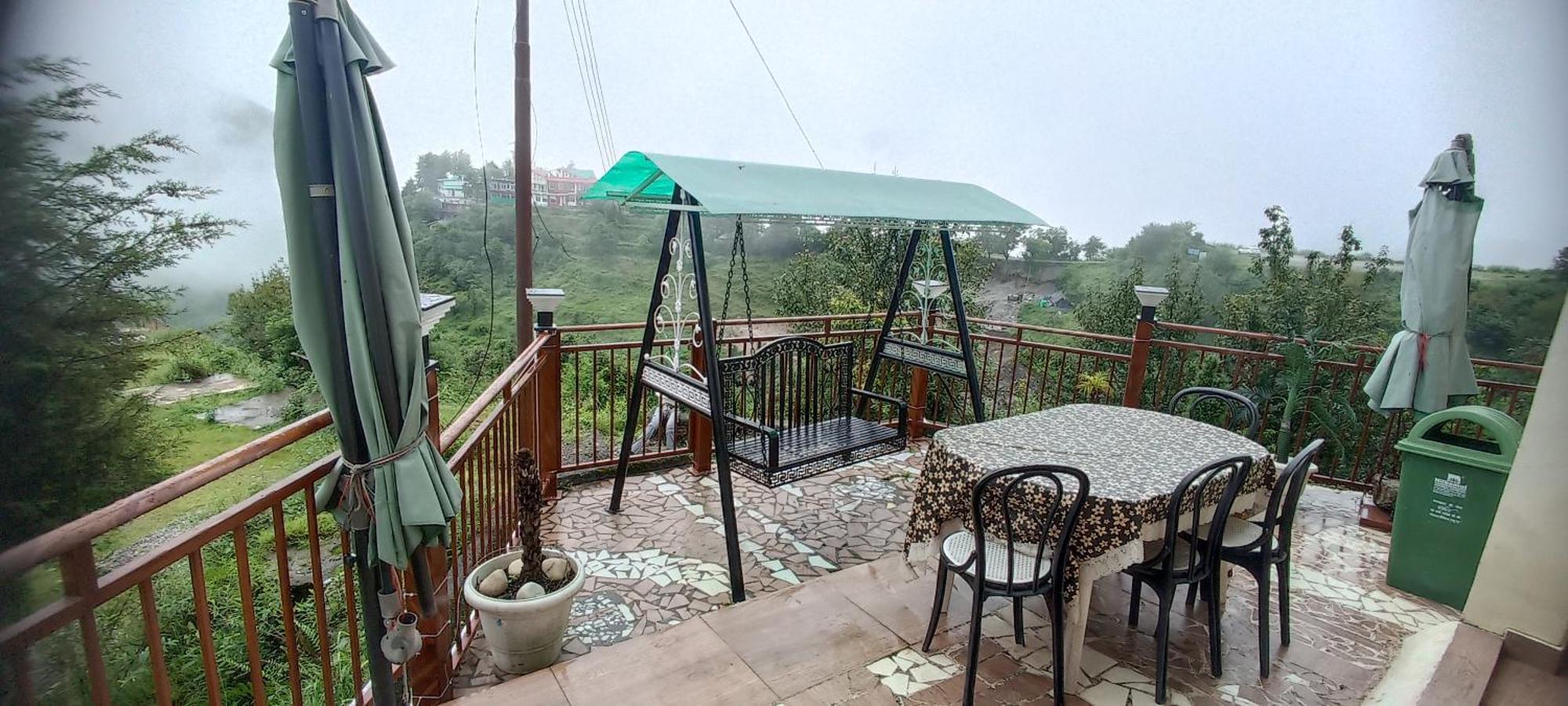 Icebergs Mussoorie - A Boutique Stay And 24 Hrs Roof Top Cafe Extérieur photo