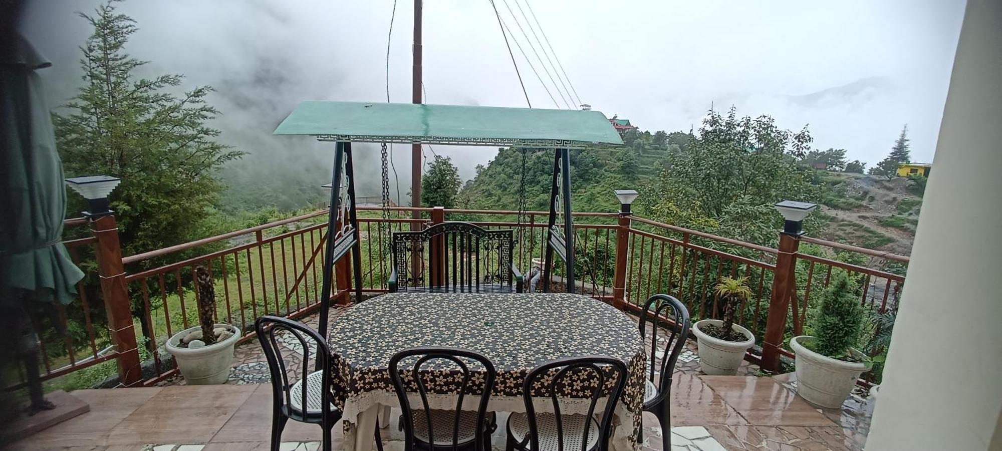 Icebergs Mussoorie - A Boutique Stay And 24 Hrs Roof Top Cafe Extérieur photo
