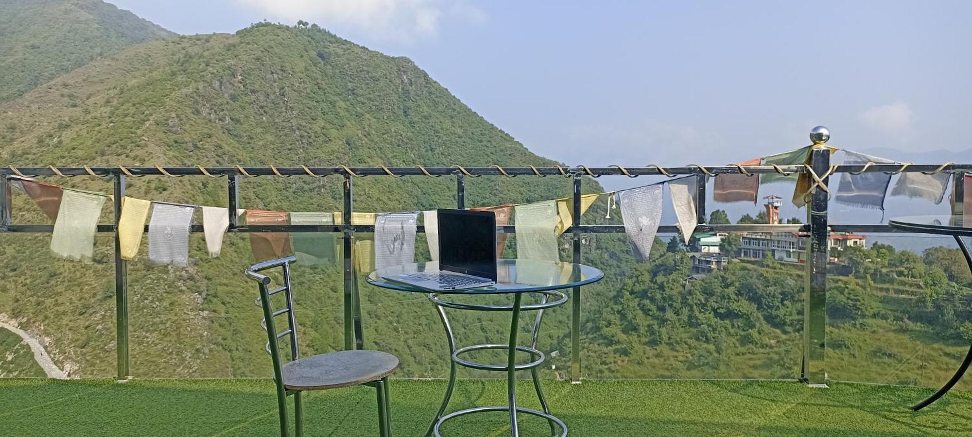 Icebergs Mussoorie - A Boutique Stay And 24 Hrs Roof Top Cafe Extérieur photo